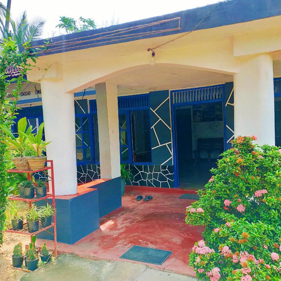 Eastwind Surf Camp Hotel Arugam Bay Exterior photo