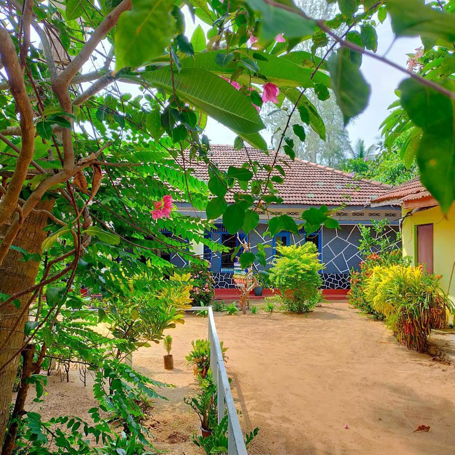 Eastwind Surf Camp Hotel Arugam Bay Exterior photo