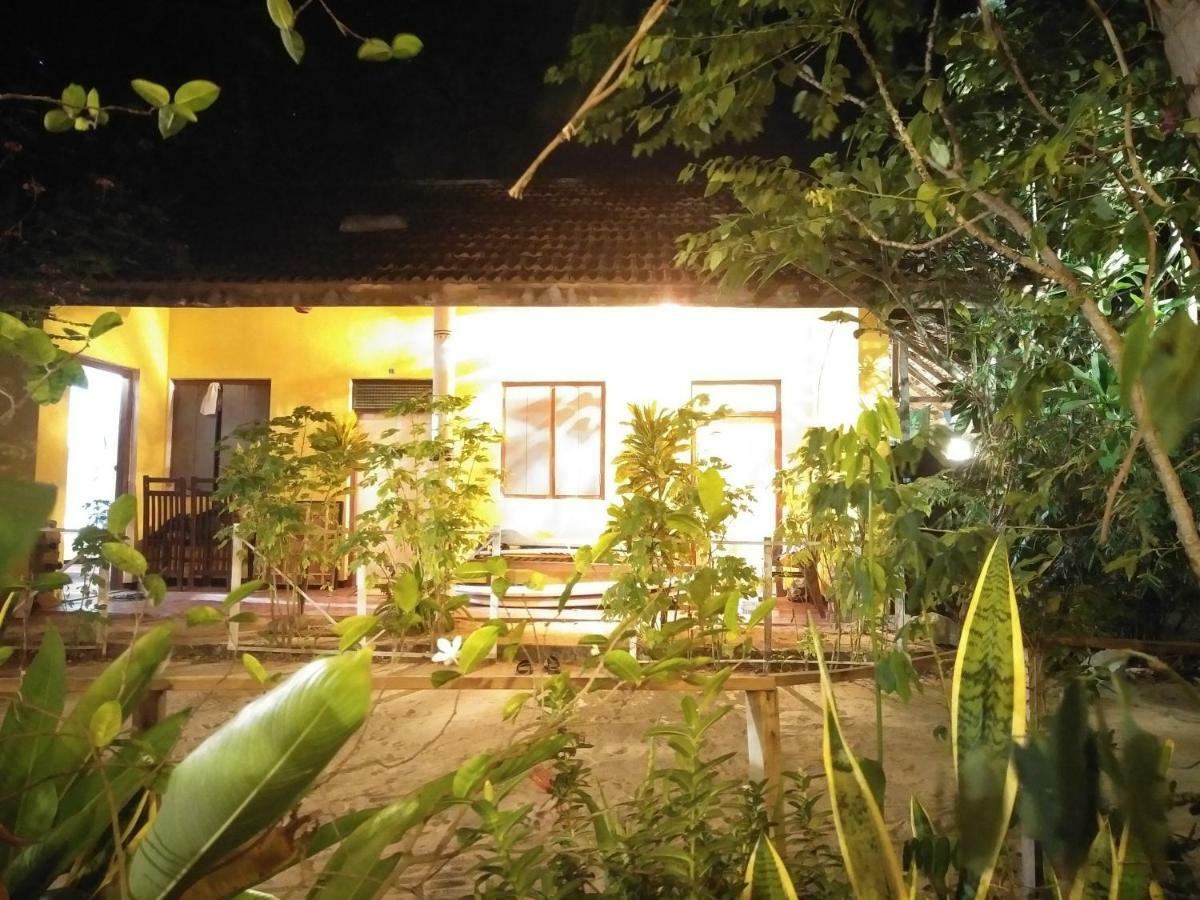 Eastwind Surf Camp Hotel Arugam Bay Exterior photo