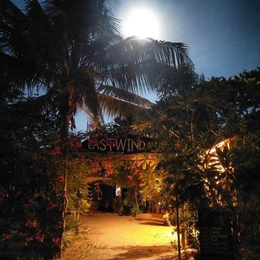 Eastwind Surf Camp Hotel Arugam Bay Exterior photo